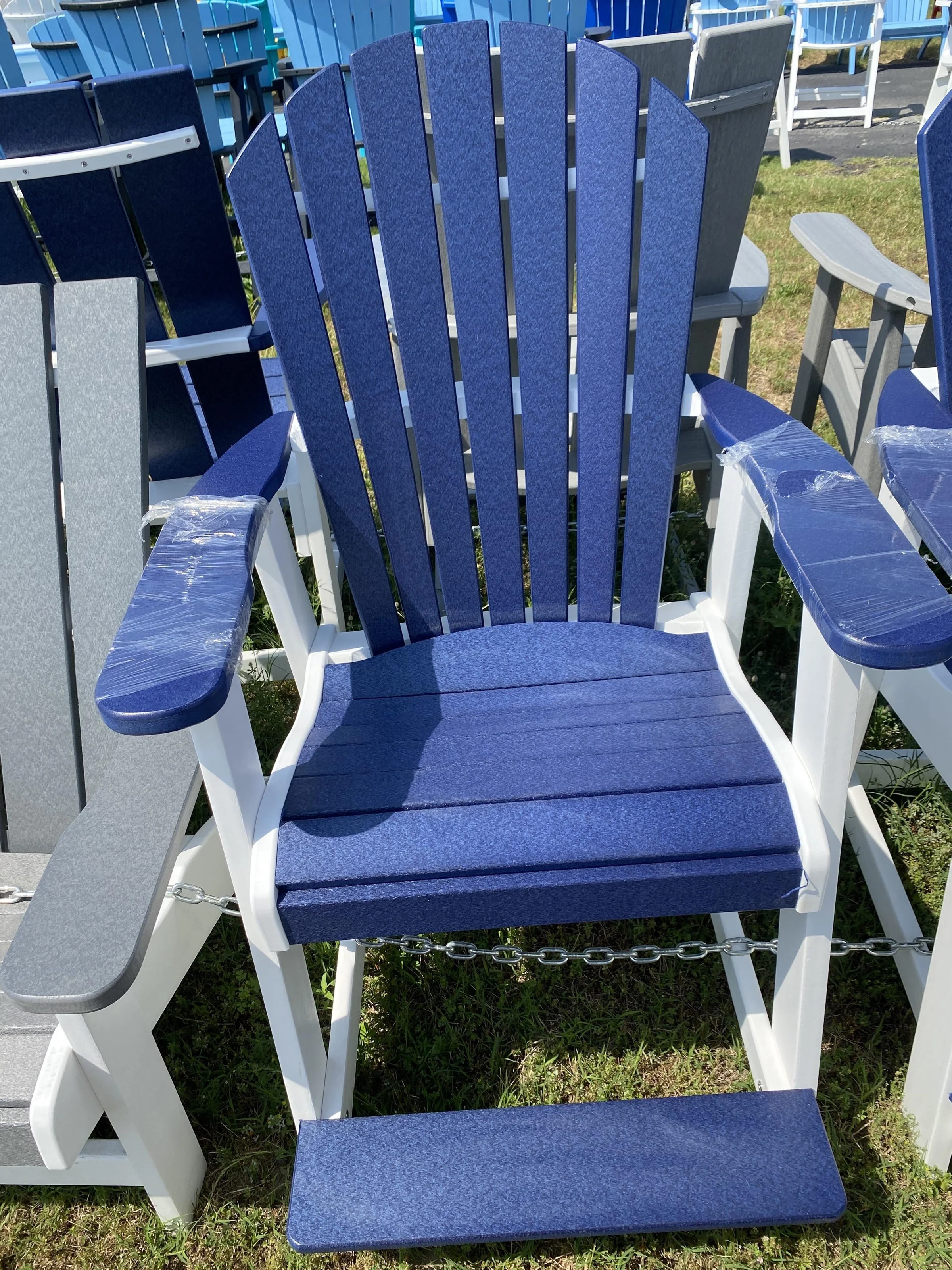 King Casual Furniture Harbour Island 000001148818 Bayside Balcony Chair White/Patriot Blue